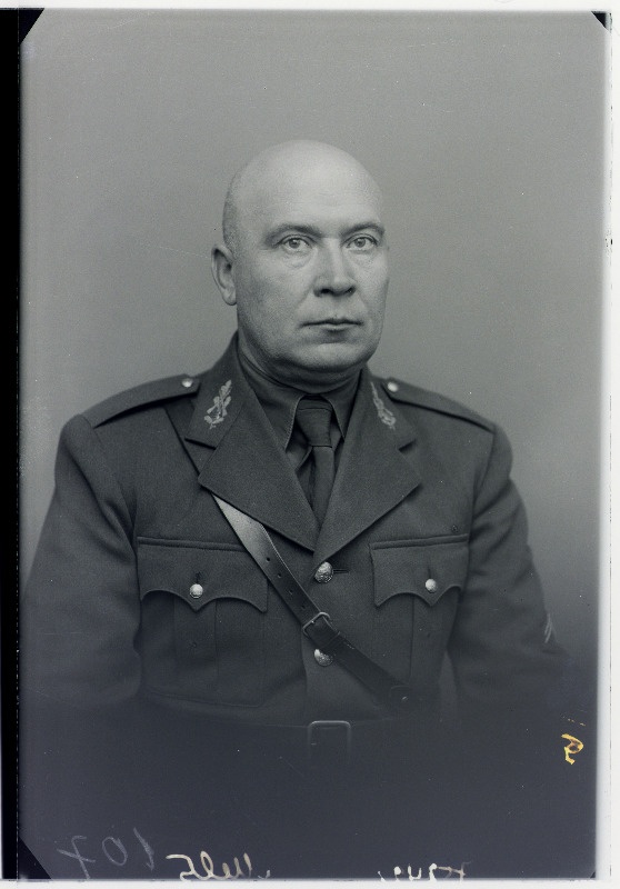 Sõjaministeeriumi käsundusohvitser kolonel Eduard Melts.