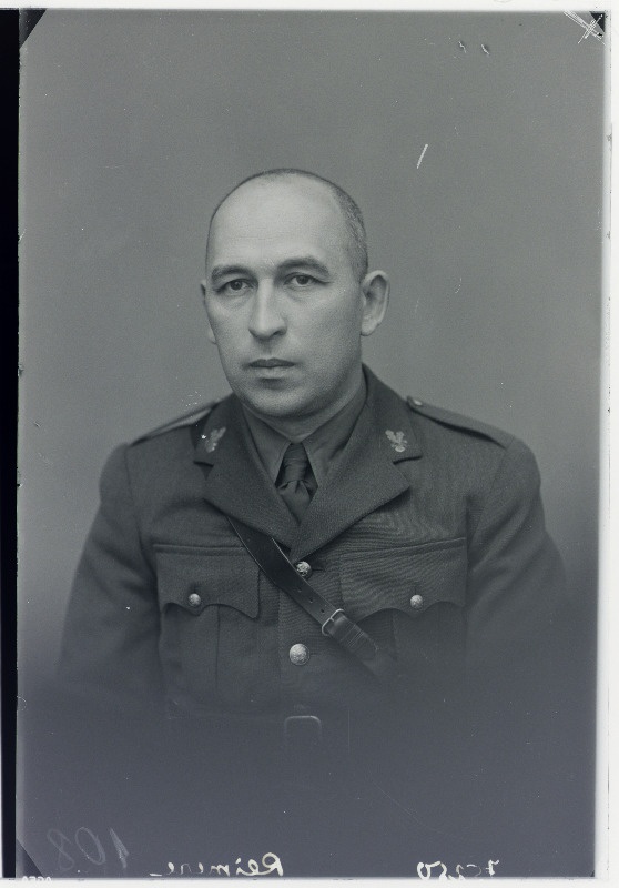Sõjavägede Staabi II osakonna sekretär kapten Rudolf Reimere.