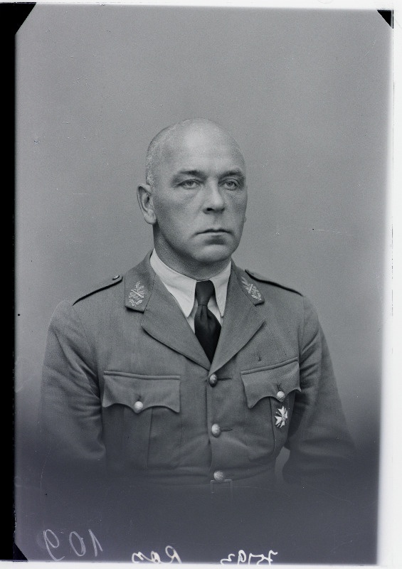 Õhukaitse suurtükiväegrupi 1.patarei ülem major Harald Rass