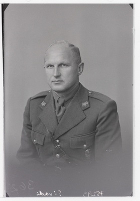 Sõjaväe Varustusvalitsuse ballistikajaama ülem leitnant Aleksander Sivadi (Sivard).  duplicate photo