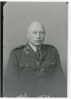 Sõjaväe Varustusvalitsuse käsundusohvitser kapten Ernst Lübik.  duplicate photo