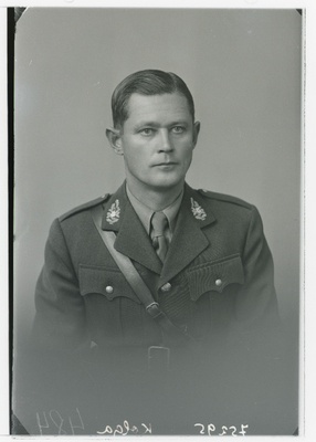 Sõjakooli suurtükiväe klassiülem ohvitser major Ralf (Ralph) Kolga.  duplicate photo