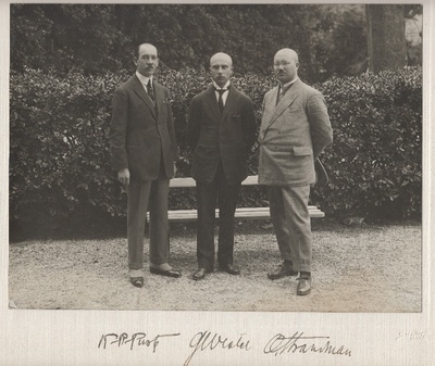 Eesti esindajad Genfis.  similar photo