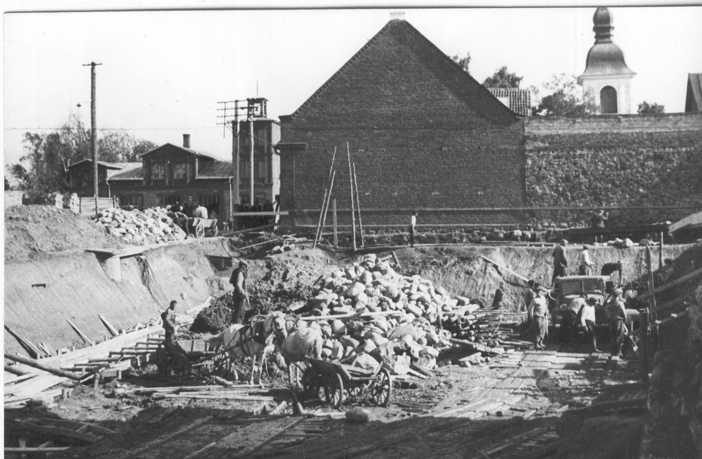 Foto ja negatiiv. Võru pangahoone ehitamine 1938.a.