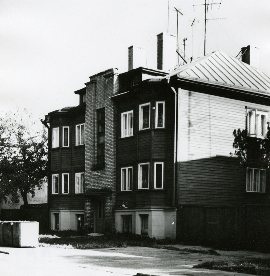 Tallinna-tüüpi korterelamu Roo 14, vaade hoonele. Arhitekt Karl Tarvas