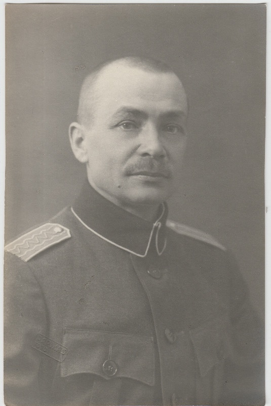 Kindral Andres Larka.