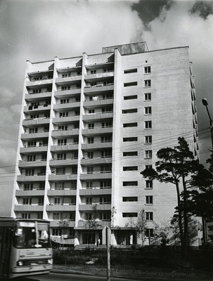 Korterelamu Pääskülas, eestvaade  similar photo