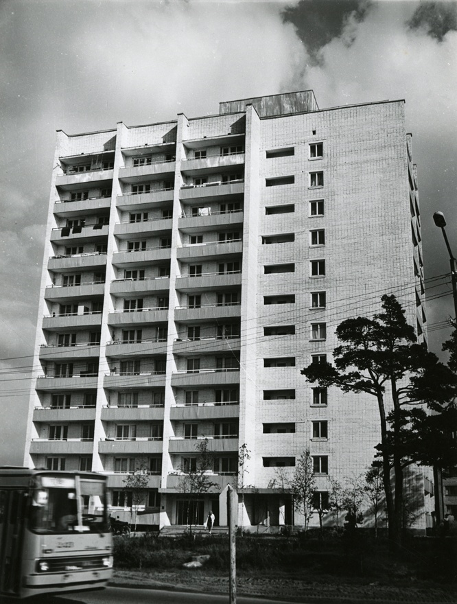 Korterelamu Pääskülas, eestvaade