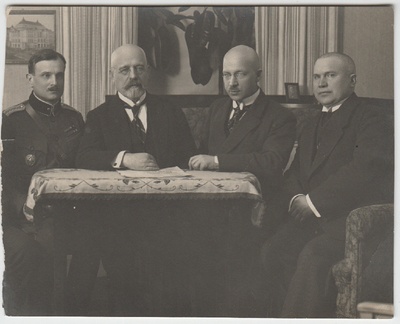 Eesti Vabariigi esindajad Tartu rahu sõlmimisel  duplicate photo
