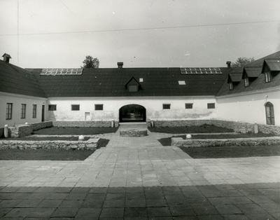 Padise kauplus-söökla, siseõue vaade. Arhitekt Siiri Kasemets  similar photo