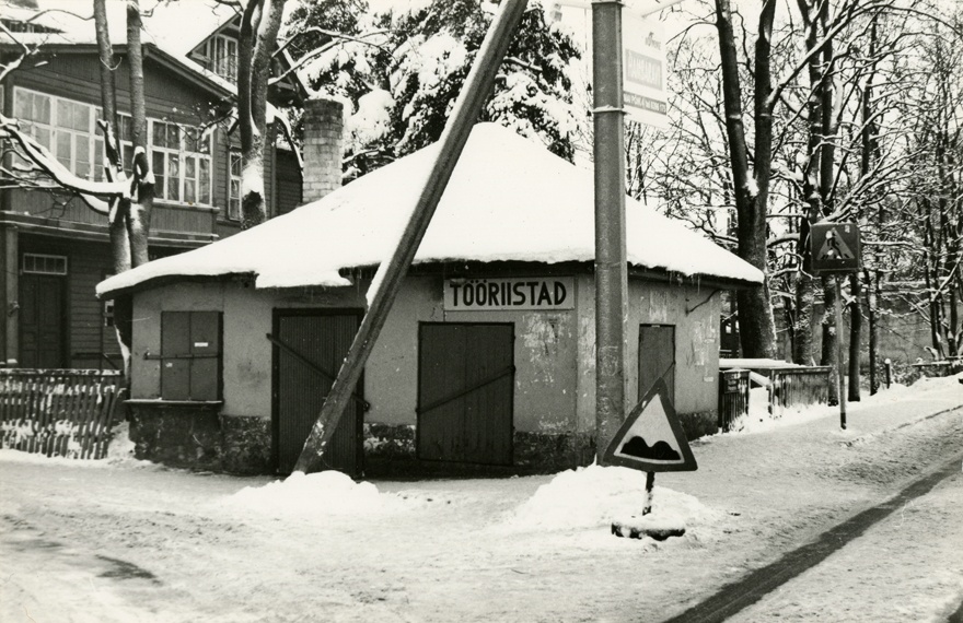 Kiosk-kauplus Tallinnas, vaade hoonele. Arhitekt Friedrich Wendach