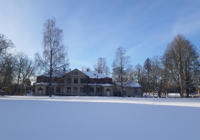 Kuusiku mõisa peahoone esikülg rephoto