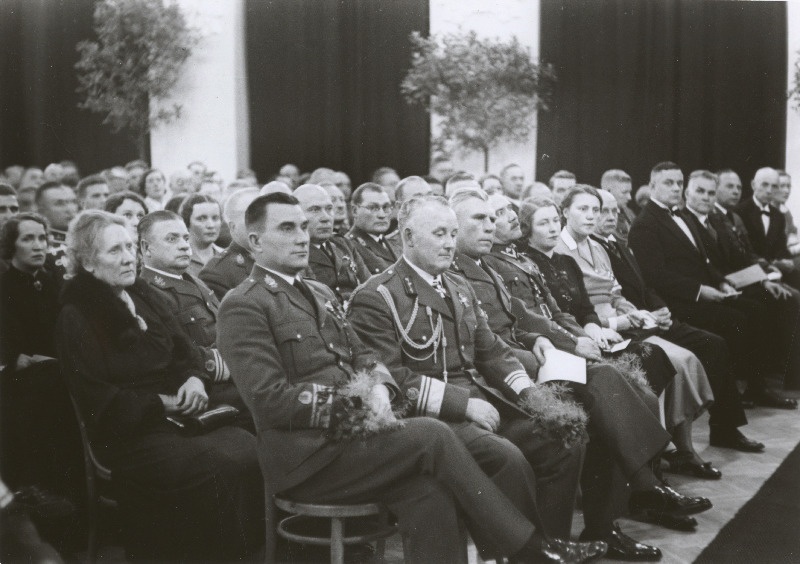 Kaitseliidu Tartu Maleva 20.aastapäeva aktus. Esireas vasakult  2. sõjavägede ülemjuhataja kindralleitnant Johan Laidoner, 3. II diviisi ülem kindralmajor Jaan Kruus.