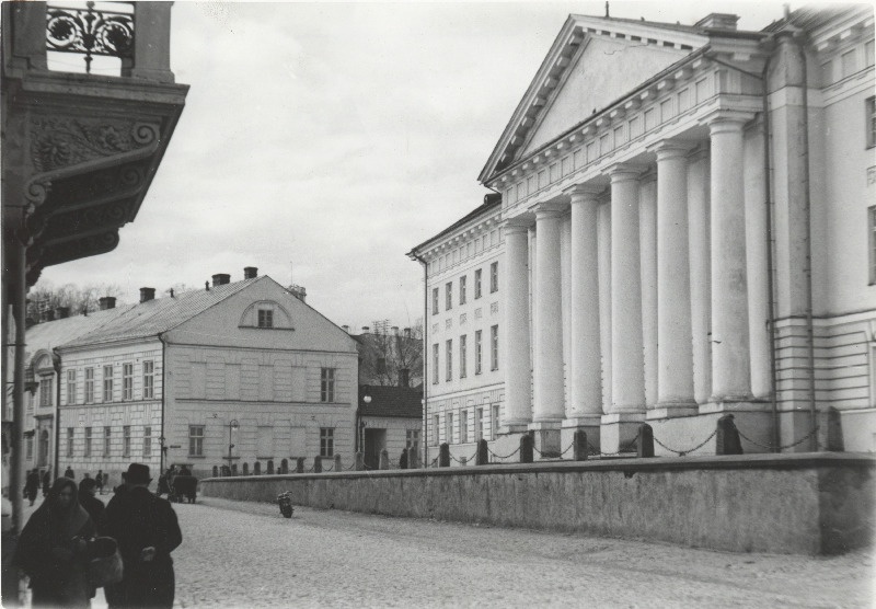 Vaade Tartu Ülikooli peahoonele.