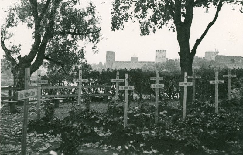 Saksa sõdurite hauad Pimeaias.