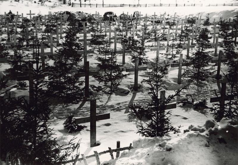 Saksa sõdurite ühishaud Pauluse kalmistul.