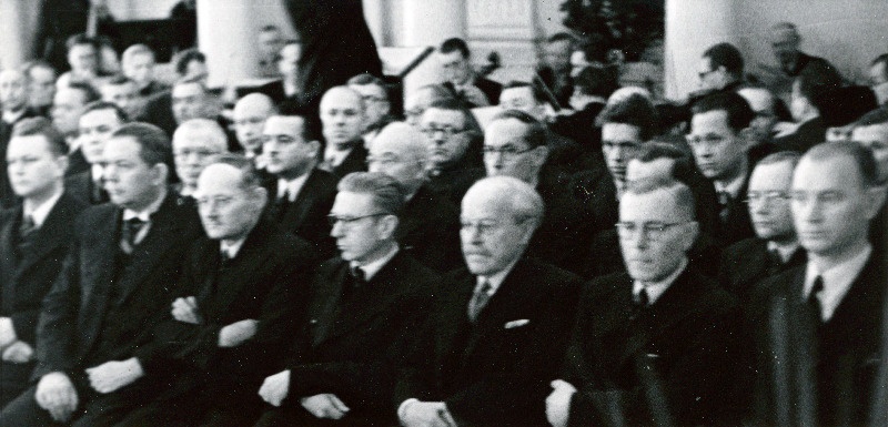 Vaade Tartu Ülikooli taasavamise aktusest osavõtjatele.