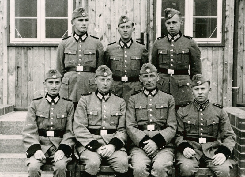 Saksamaale 1941. aasta talvel ümberasunutest moodustatud politseipataljon "Ostland" väljaõppelaagris Oderi äärses Frankfurdis.