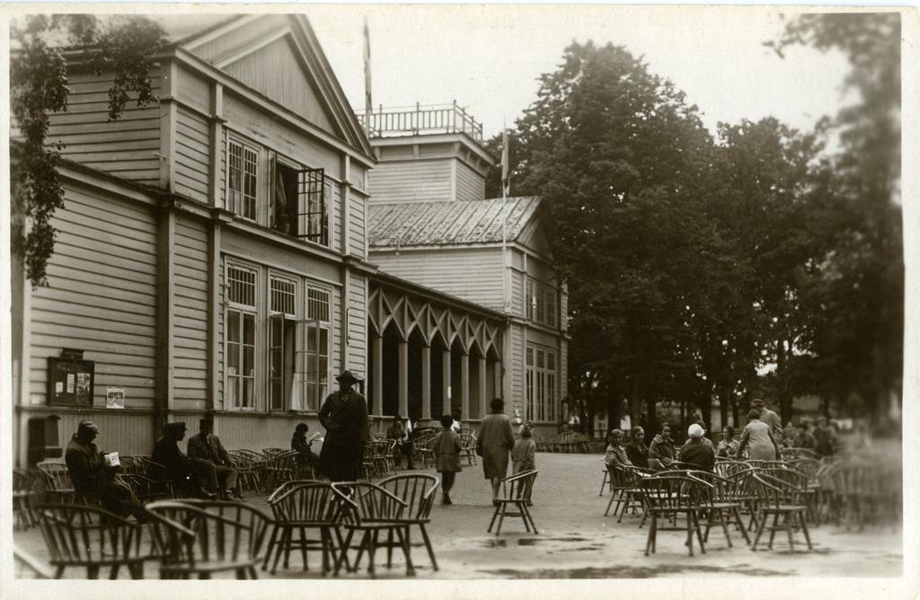 Kuressaare Lossipark, kuursaal
