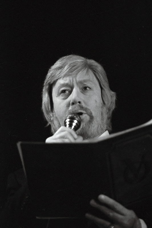 Helilooja ja laulumehe Arved Haugi 70. sünnipäeva tähistamine "Estonia" kontserdisaalis, esinevad Eesti väljapaistvad muusikud