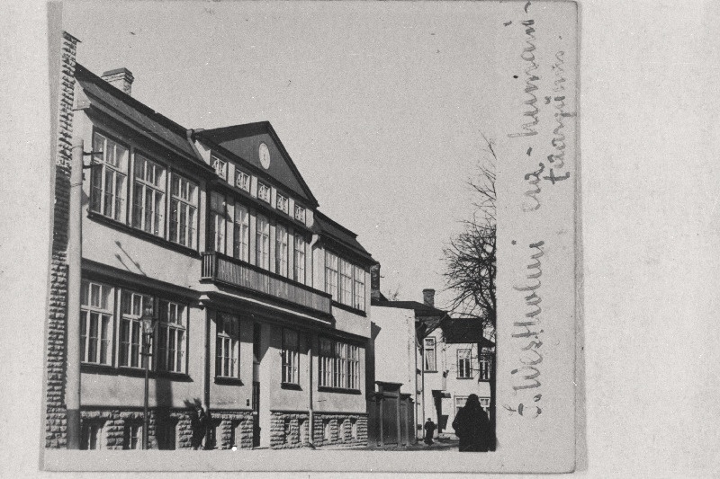 J. Westholmi era humanitaargümnaasium.