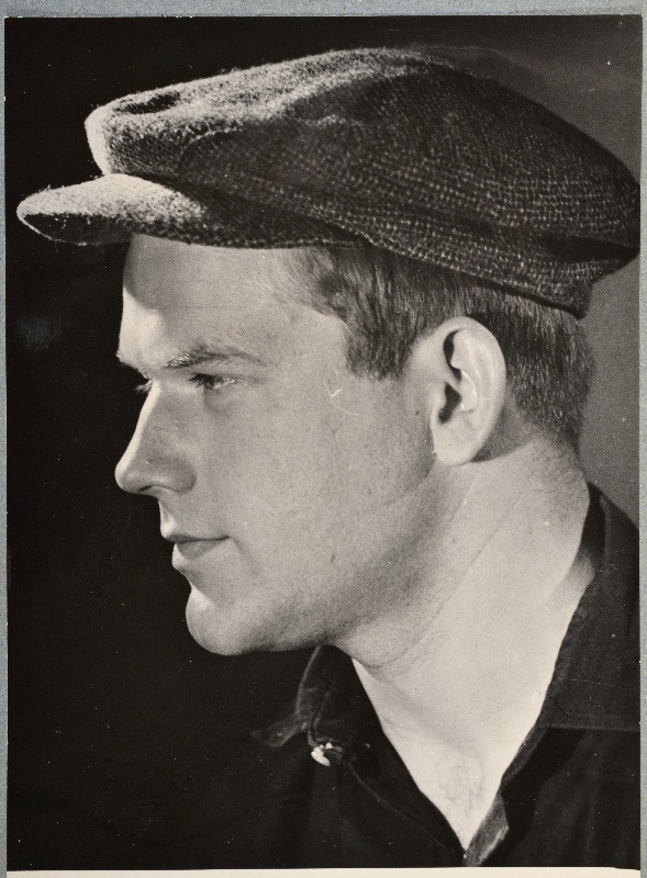 Evald Hermaküla filmistuudio Tallinnfilm mängufilmi Tütarlaps mustas proovivõtetel.