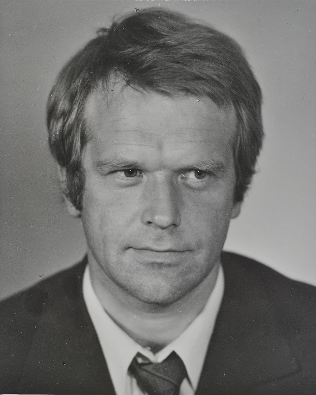 Hermaküla, Evald - näitleja. Mängufilmi Hukkunud Alpinisti hotell Glebsky osatäitjaks soovija.