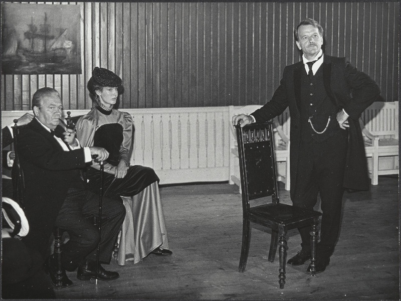 Mängufilm "Doktor Stockmann". Evald Hermaküla Peter Stockmanni osas.