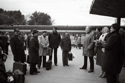 Üleliidulise Raadio ja televisiooni orkestri vastuvõtt Tallinnas Balti jaamas, külalistel on vastas dirigent Peeter Saul  similar photo