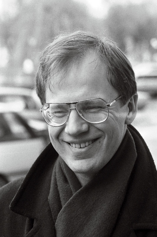 Volmer, Arvo - Eesti Riikliku Sümfooniaorkestri peadirigent.