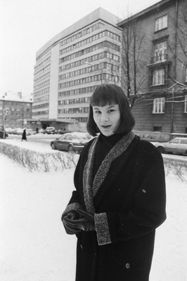 01. veebr. 1996 New Yorgis konsuli kohuseid täitma asuv Maris Tippo enne lahkumist Tallinnast.  duplicate photo
