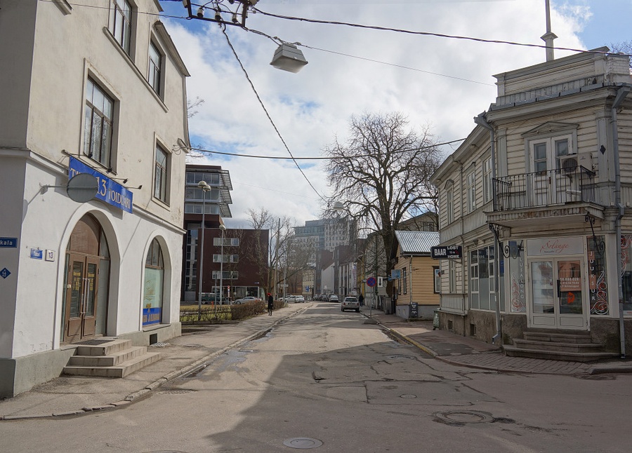 Tatari ja Sakala tänava rist, vaade Liivalaia tänava suunas. rephoto