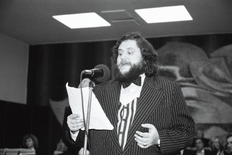 Humorist Raimo Aas Eesti Raadio meelelahutussaate “Meelejahutaja” lindistamisel.