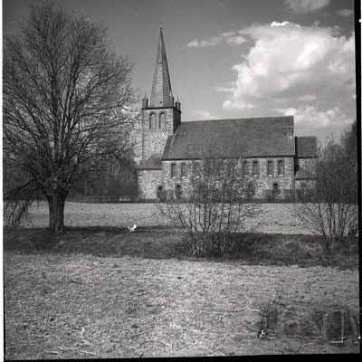 Avinurme kirik  similar photo