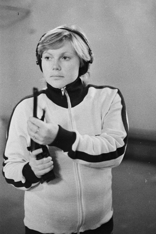 Eesti NSV meistervõistlustel laskmises esikoha võitnud Inna Rose.