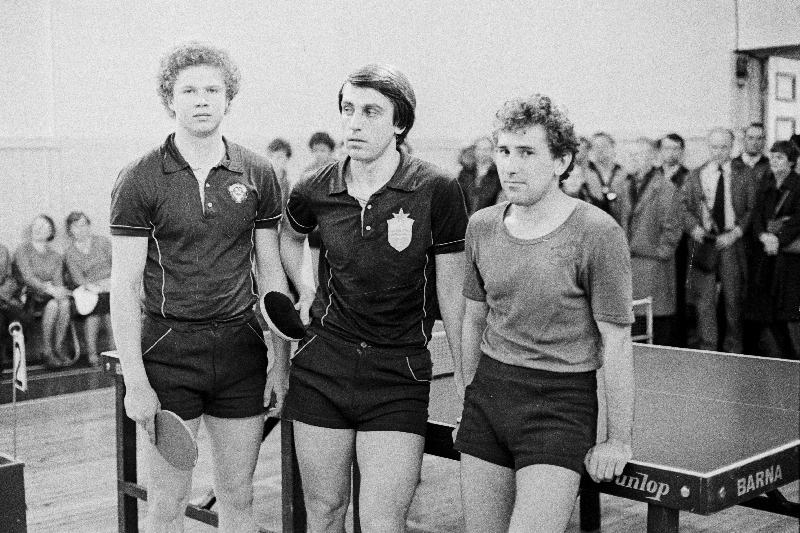NSV Liidu lauatennise karikavõistluste tsooniturniiri võitjad: Maardu "Kalevi" kolmik (vasakult) Igor Solopov, Rein Lindmäe ja Elmo Kivits.