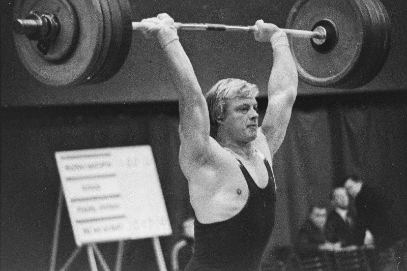 Maaspordiühingute üleliidulistel meistrivõistlustel tõstmises 100 kg esikoha võitnud Sulev Tarras.