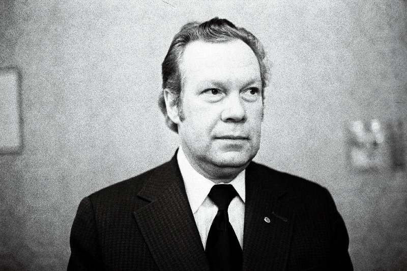 Roosvee, Harald - Eesti NSV Ministrite Nõukogu vanemreferent, "Nooruse" Vabariikliku Nõukogu presiidiumi liige ja vabariikliku kategooria kohtunik ujumises.