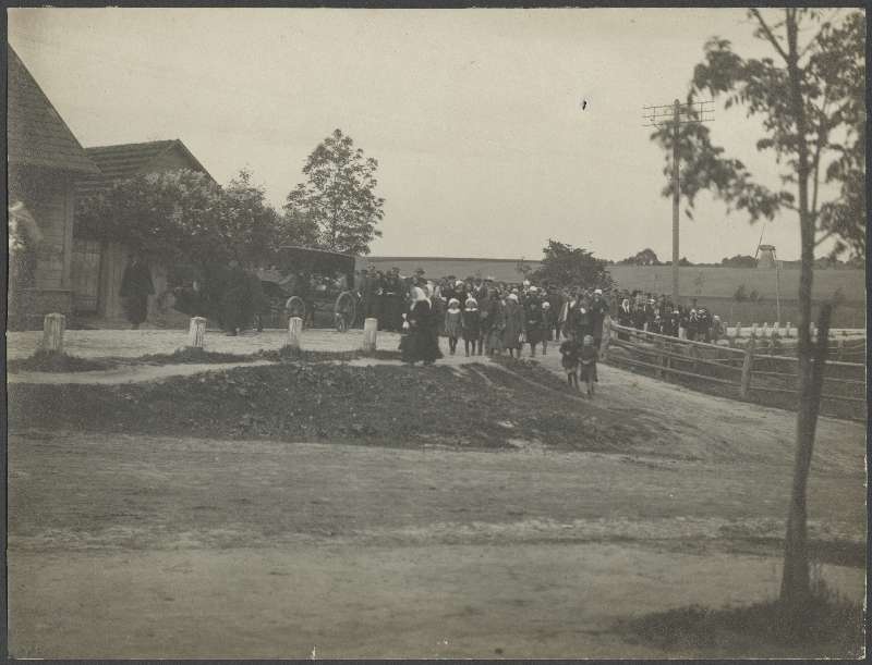 foto, Viljandi, Vaksali tn- Paala tn ristmik, matuserong, tuuleveski, u 1915