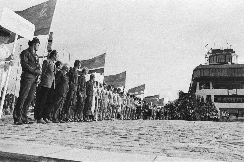 NSV Liidu rahvaste VIII suvespartakiaadi purjeregati pidulik avamine Pirita purjespordikeskuses.