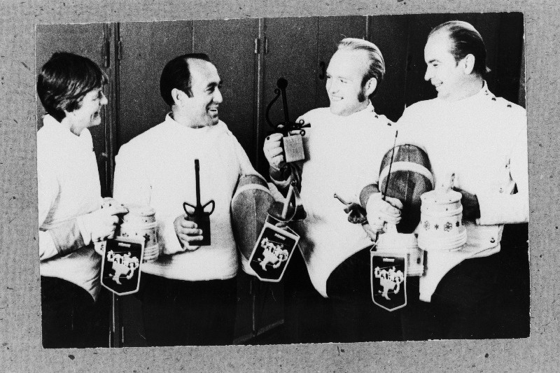 Vabariigi vehklemisveteranide esimesel kokkutulekul võitjaks tulnud Haapsalu esindus (vasakult) Leili Jostmann, Endel Nelis, Mart Kalda ja Tiit Jostmann.