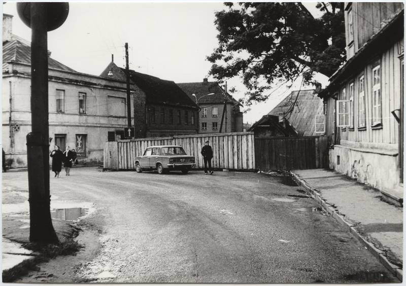 foto, Viljandi, Väike-Turu tn enne ristumist Kauba tn, 1981, foto E. Veliste
