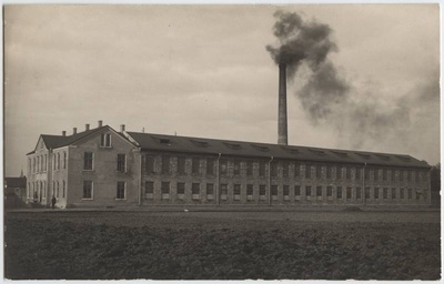 fotopostkaart, Viljandi, Lossi tn- Uue tn nurk, linavabrik, u 1918, foto J. Allikas & M. Teng  duplicate photo