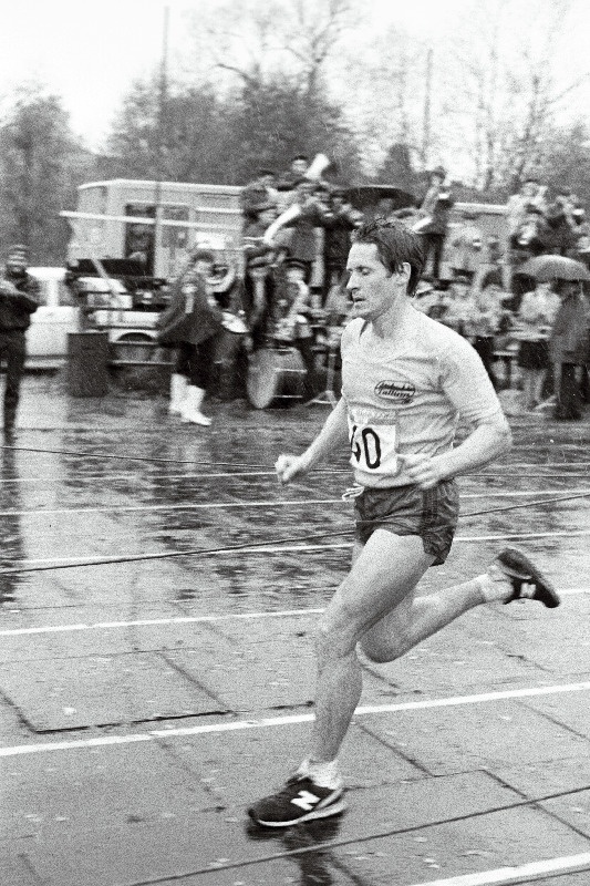 II Rakvere rahvajooksul maratonis võitjaks tulnud Rene Meimer.