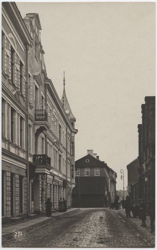fotopostkaart, Viljandi, Lossi tn- Tartu tn ristmik, Lossi tn 26, u 1910, foto J. Riet