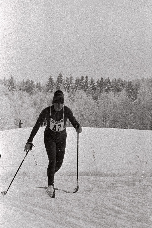 Eesti NSV murdmaasuusatajate teatenaiskonna liige Kaarin Saar.