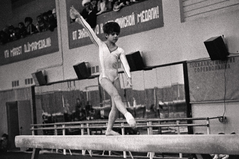 Üleliidulisel olümpialootuste võistlusel teeb poomiharjutust sportvõimleja Svetlana Fironova.