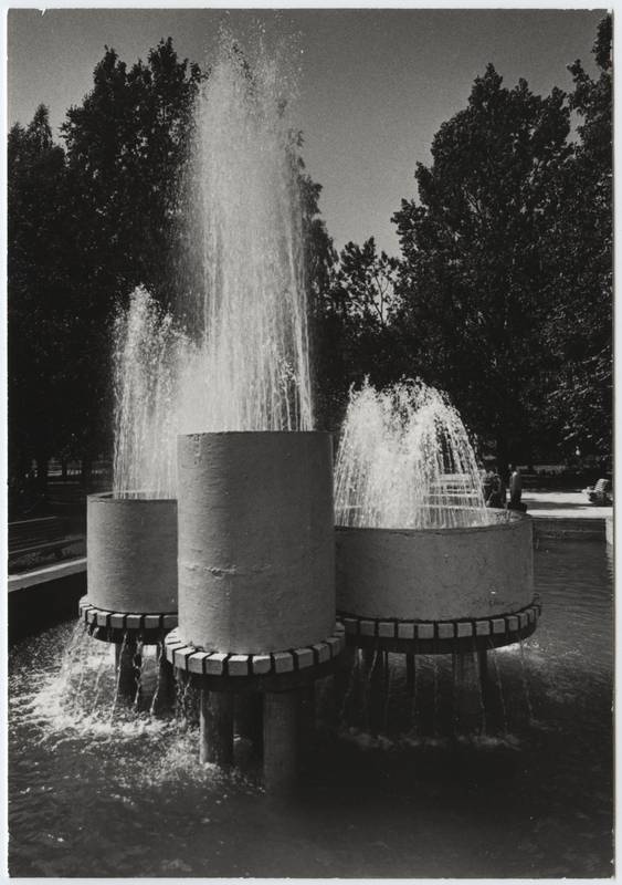 foto, Viljandi, Pioneeride park, purskkaev, 1982, foto E. Veliste
