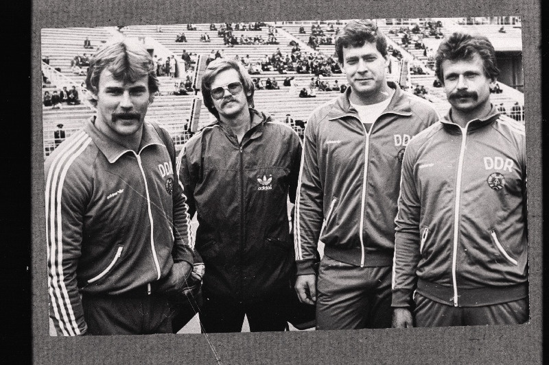 Sõprus 84 võistlustest osavõtvad odaviskajad (vasakult): Gerald Weiss Saksa DV-st, Heino Puuste, Uwe Hohn ja Detlef Michel Saksa DV-st.