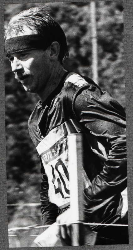 Orienteerumisvõistlustel Ilvesteade jookseb Kalle Luuk.